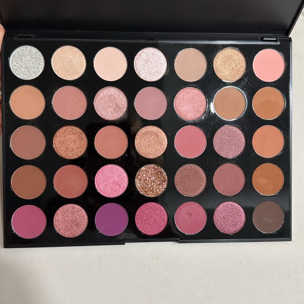 Morphe 35XO Natural Flirt Artistry Palette 35 eyshadows Shimmer & Matte - Picture 5 of 5